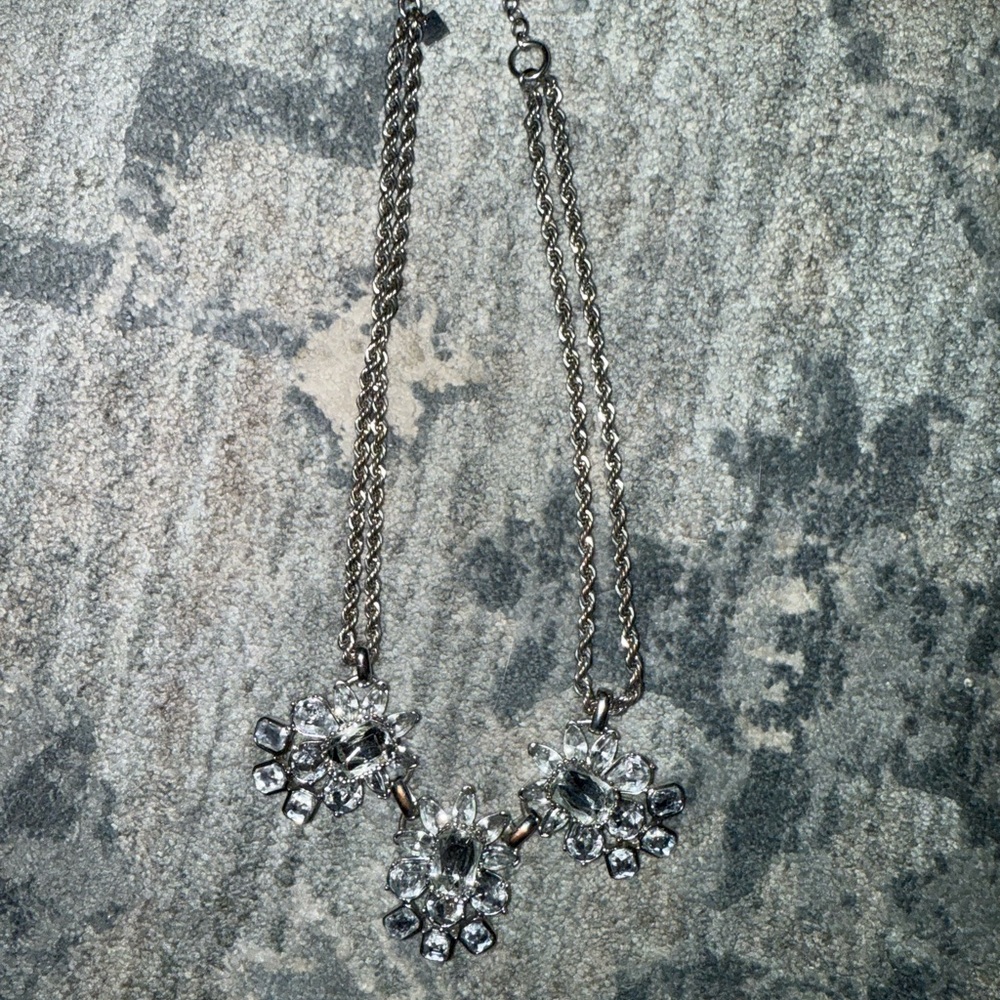Elegant Silver Floral Necklace